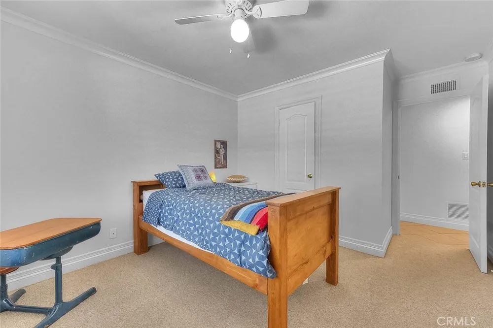 1517 E 19th Santa Ana, CA 92705