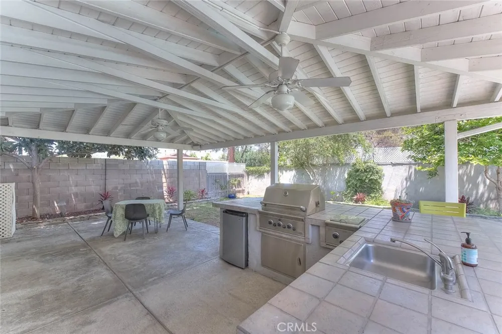1517 E 19th Santa Ana, CA 92705