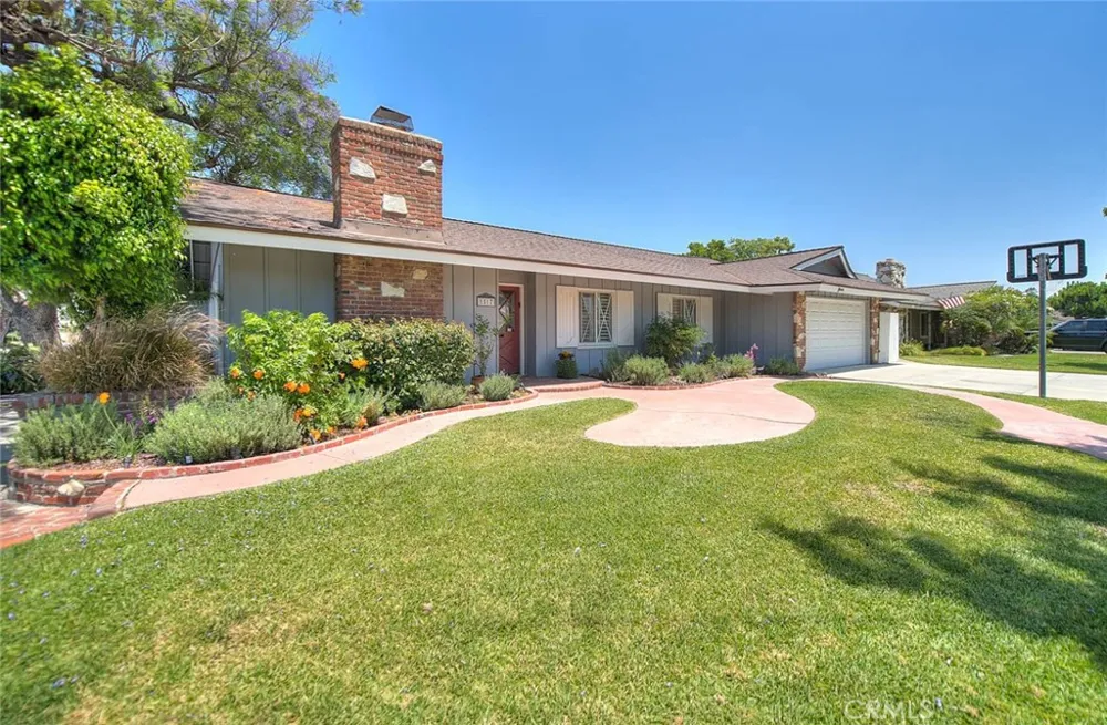1517 E 19th Santa Ana, CA 92705