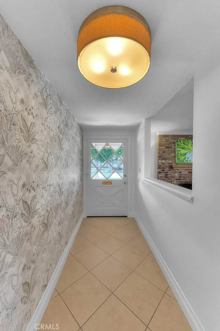 1517 E 19th Santa Ana, CA 92705