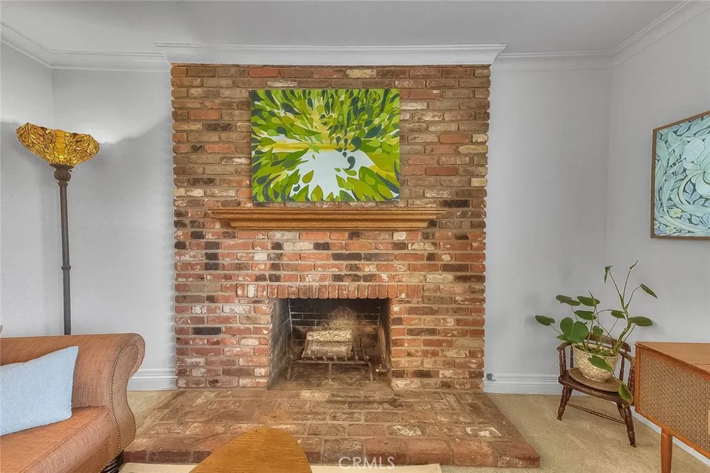 1517 E 19th Santa Ana, CA 92705