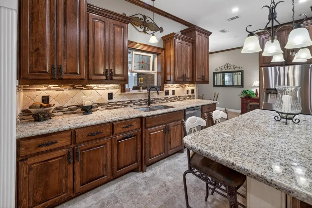 546 Meadowlark Lane Winnie, TX 77665