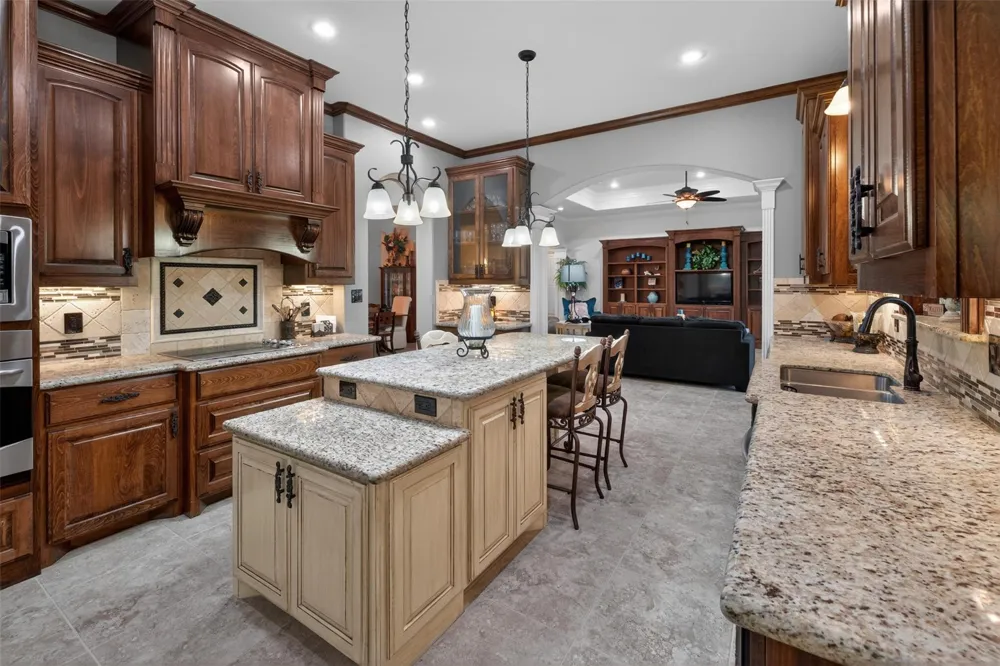 546 Meadowlark Lane Winnie, TX 77665