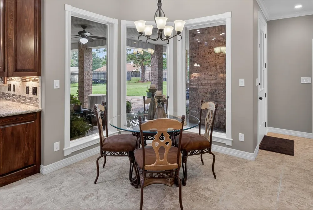 546 Meadowlark Lane Winnie, TX 77665