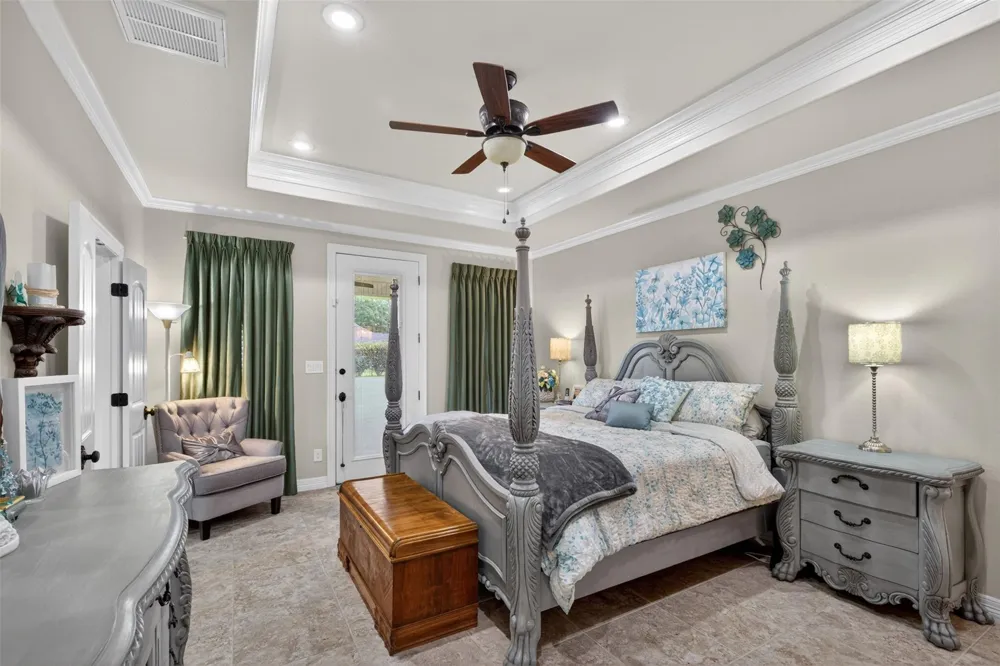 546 Meadowlark Lane Winnie, TX 77665