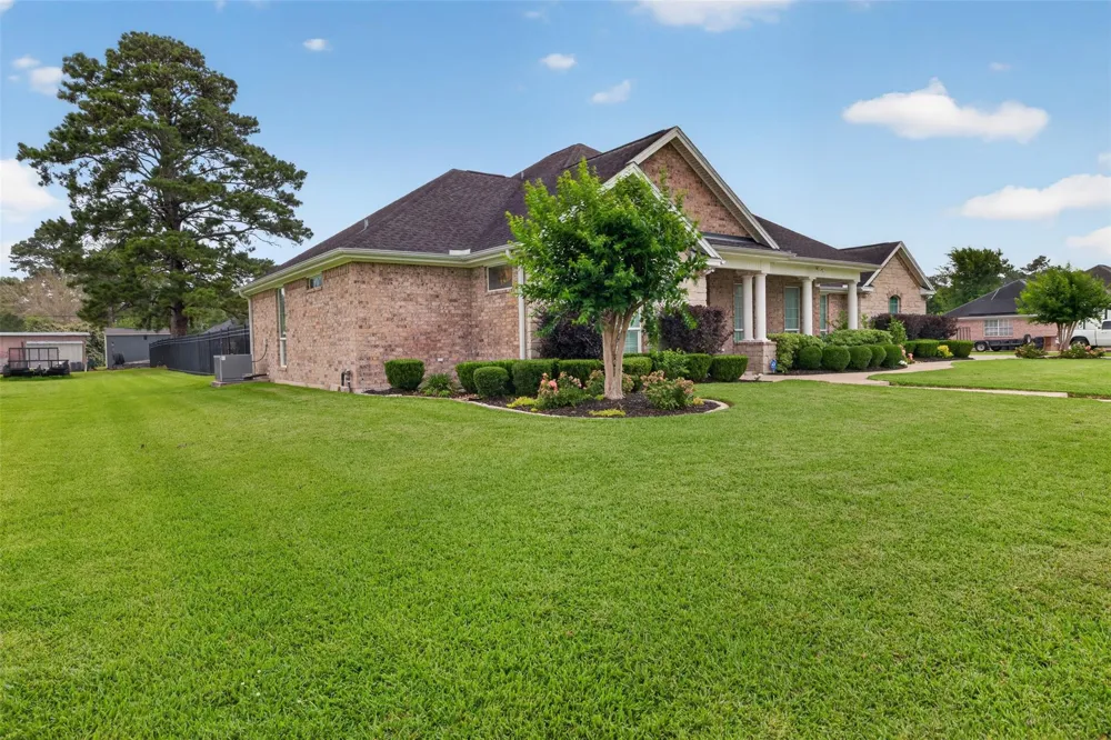 546 Meadowlark Lane Winnie, TX 77665
