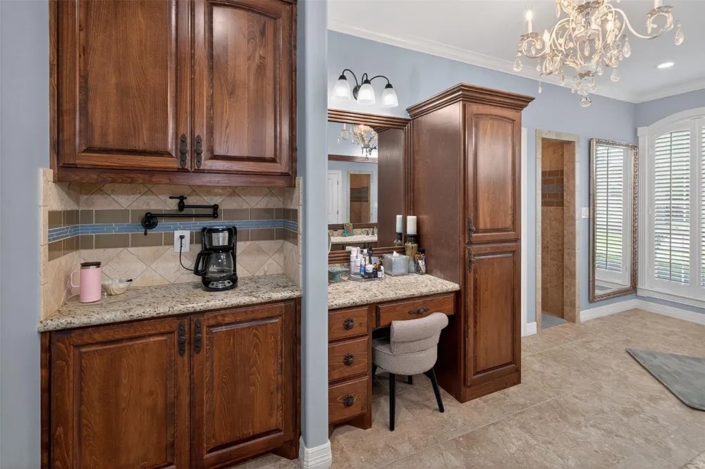 546 Meadowlark Lane Winnie, TX 77665