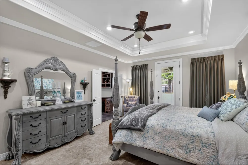 546 Meadowlark Lane Winnie, TX 77665