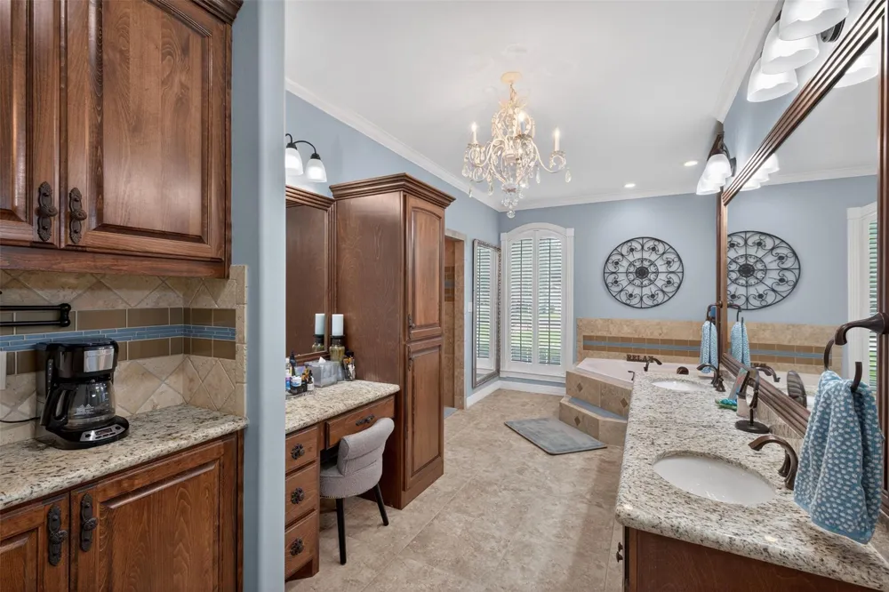 546 Meadowlark Lane Winnie, TX 77665