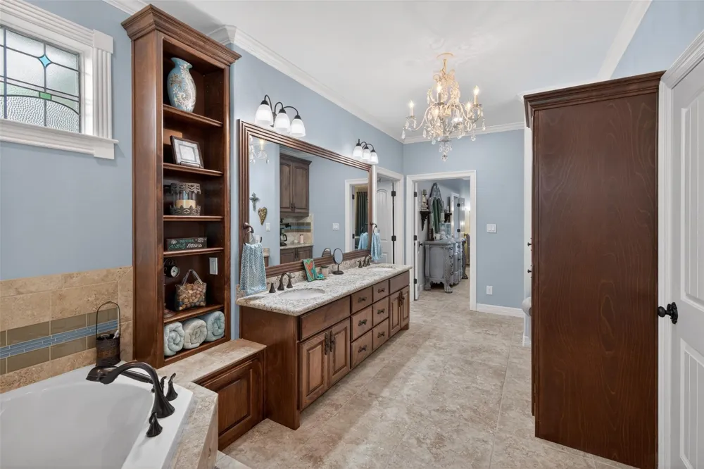 546 Meadowlark Lane Winnie, TX 77665