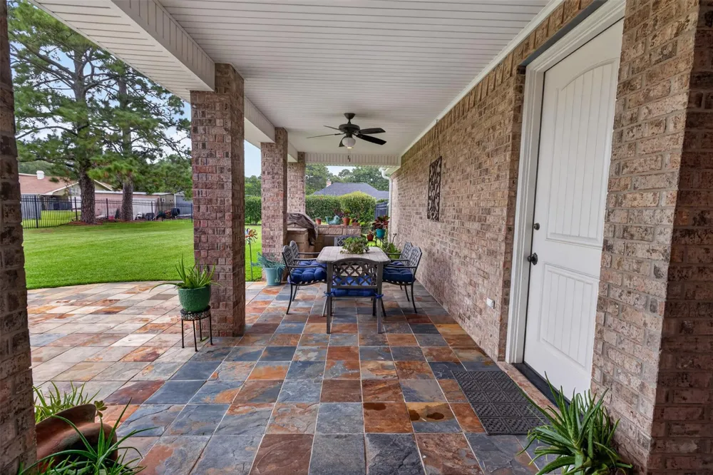 546 Meadowlark Lane Winnie, TX 77665