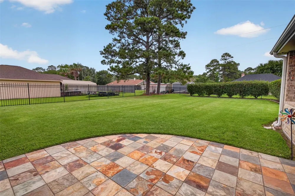 546 Meadowlark Lane Winnie, TX 77665