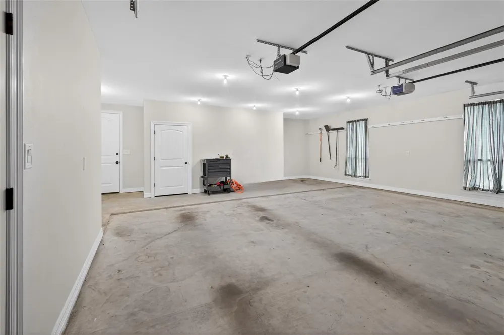 546 Meadowlark Lane Winnie, TX 77665