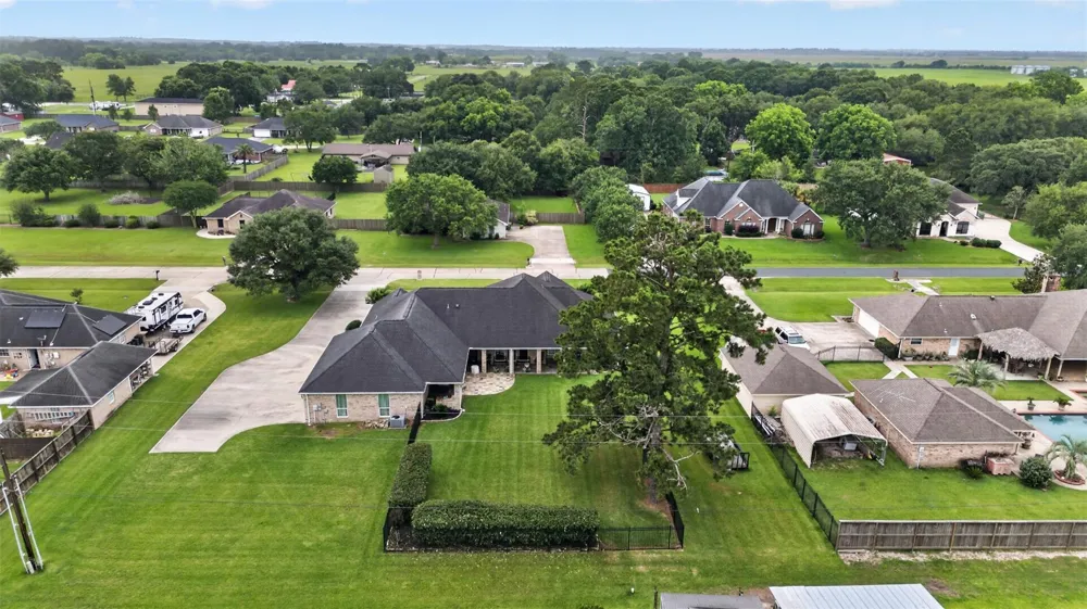 546 Meadowlark Lane Winnie, TX 77665