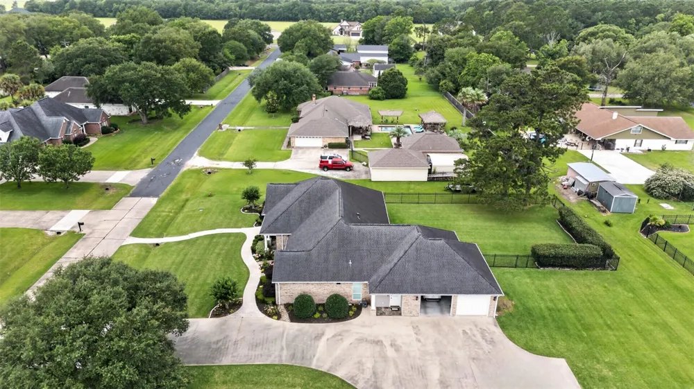 546 Meadowlark Lane Winnie, TX 77665