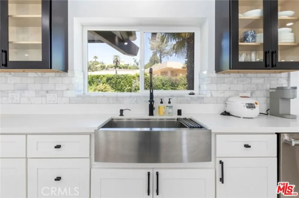2199 Summitridge Drive Beverly Hills, CA 90210