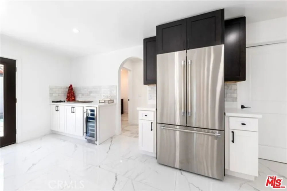 2199 Summitridge Drive Beverly Hills, CA 90210