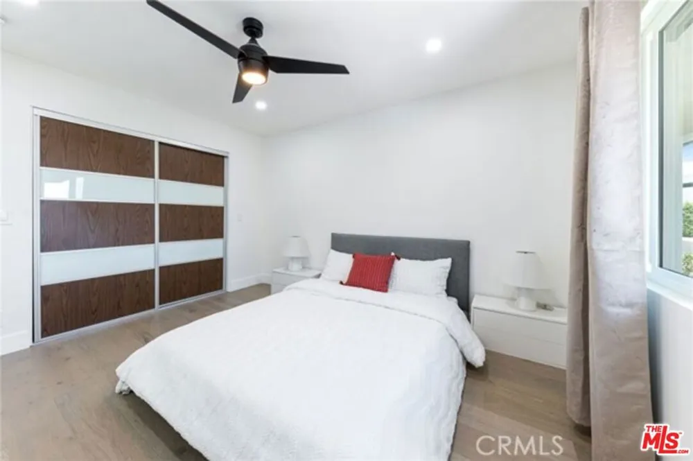 2199 Summitridge Drive Beverly Hills, CA 90210