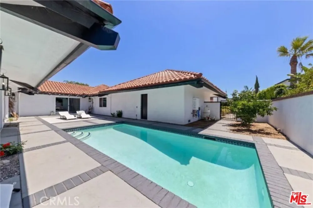 2199 Summitridge Drive Beverly Hills, CA 90210