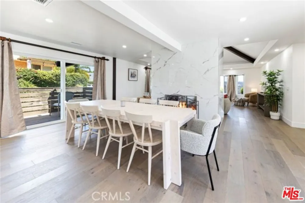 2199 Summitridge Drive Beverly Hills, CA 90210