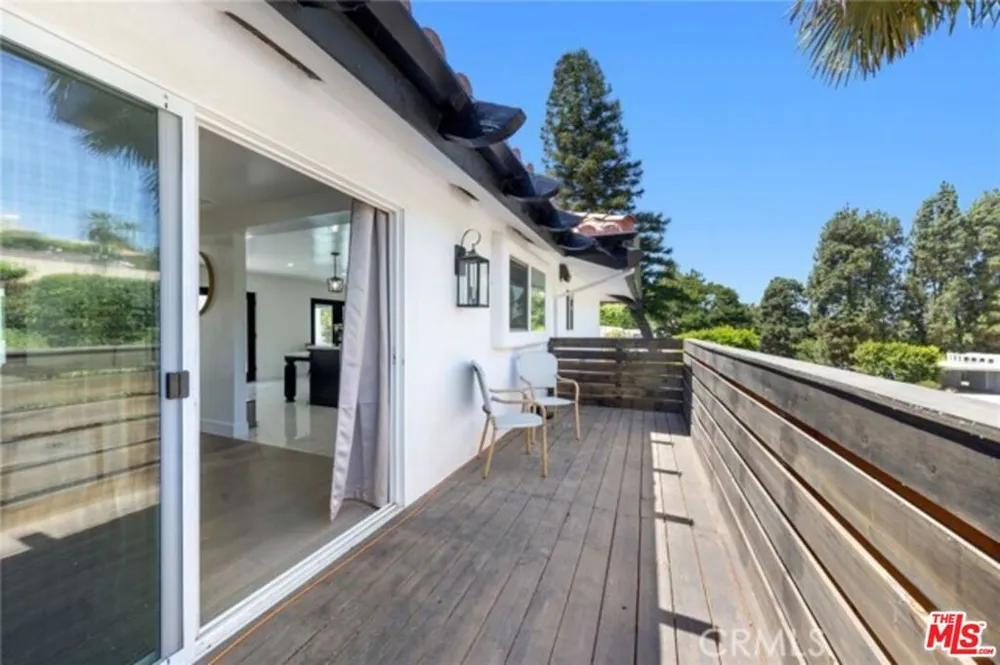 2199 Summitridge Drive Beverly Hills, CA 90210