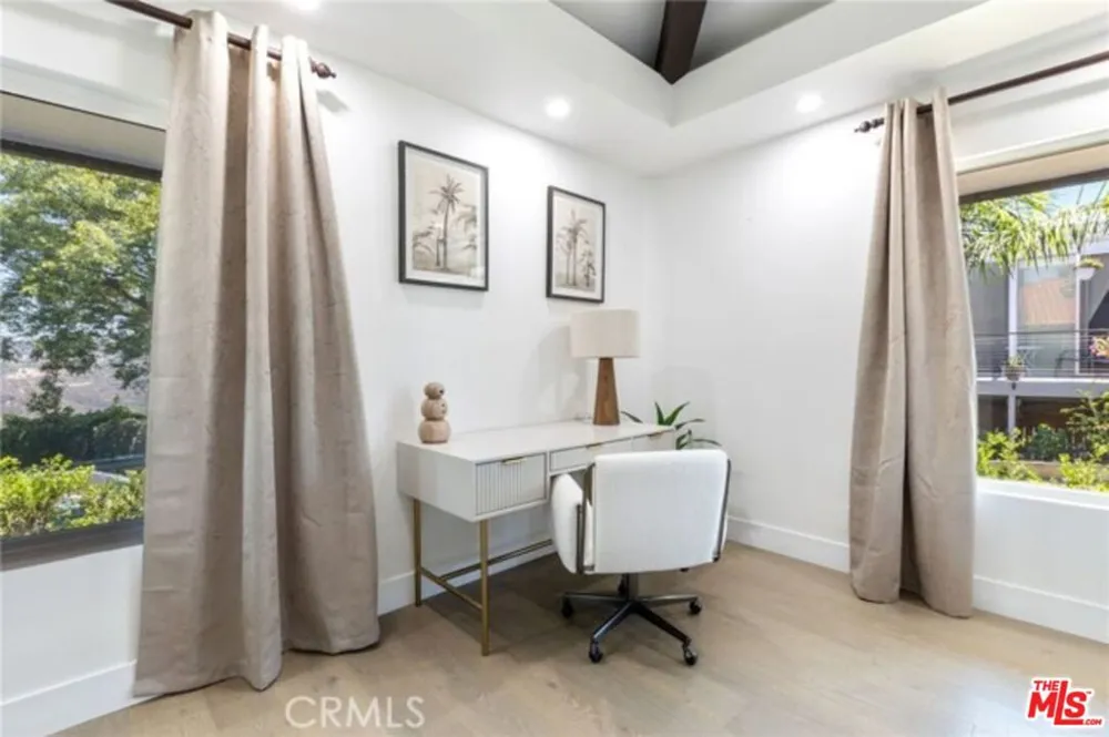 2199 Summitridge Drive Beverly Hills, CA 90210