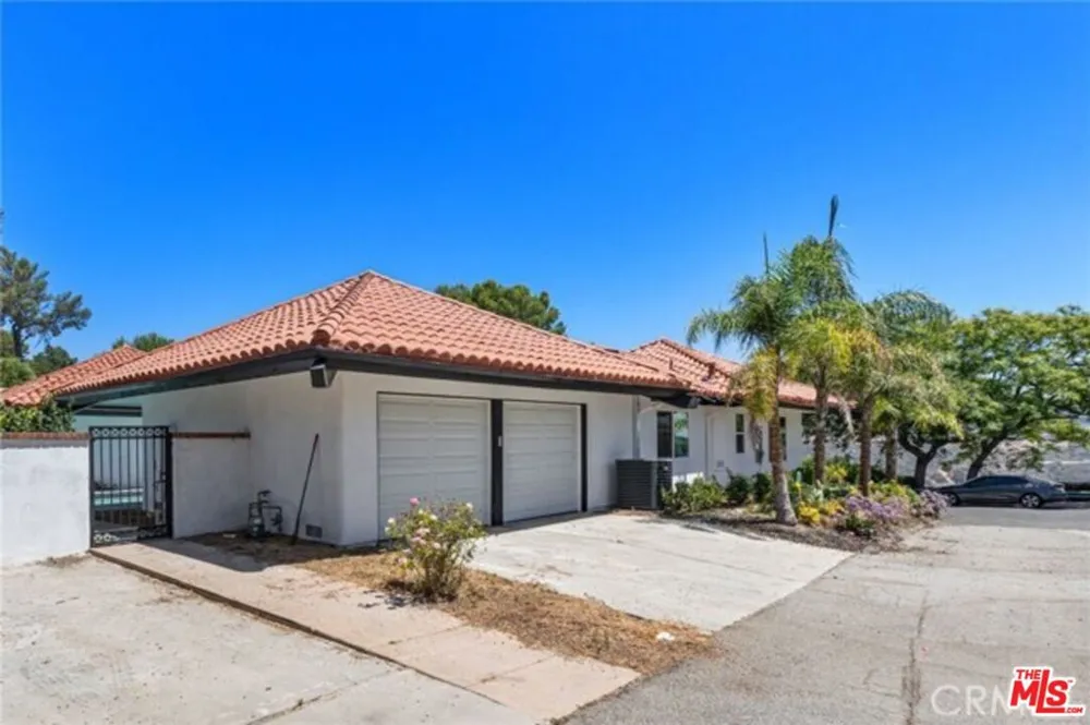 2199 Summitridge Drive Beverly Hills, CA 90210