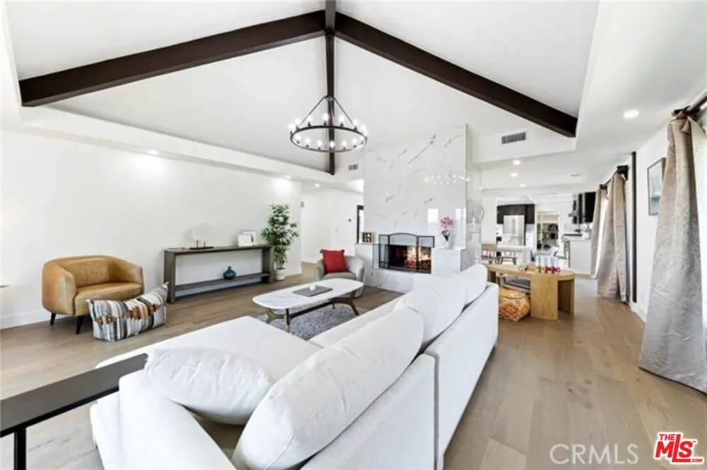 2199 Summitridge Drive Beverly Hills, CA 90210