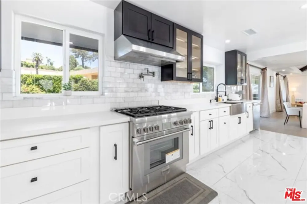 2199 Summitridge Drive Beverly Hills, CA 90210
