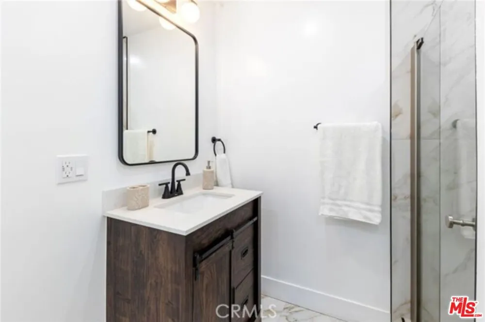 2199 Summitridge Drive Beverly Hills, CA 90210