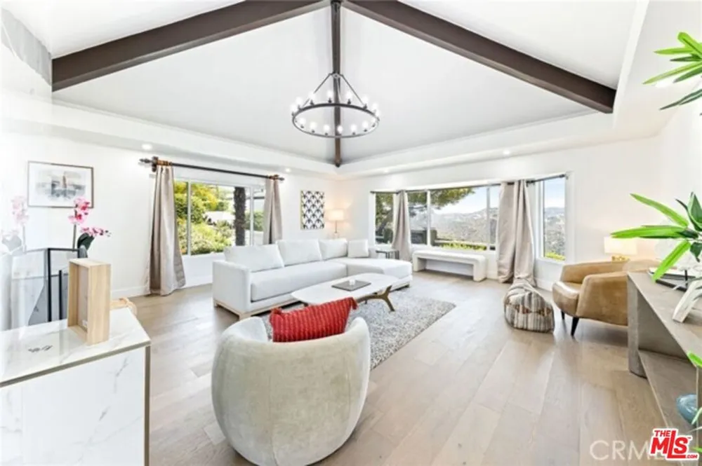 2199 Summitridge Drive Beverly Hills, CA 90210
