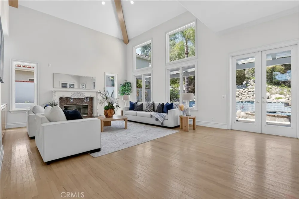 849 Greenridge La Canada Flintridge, CA 91011