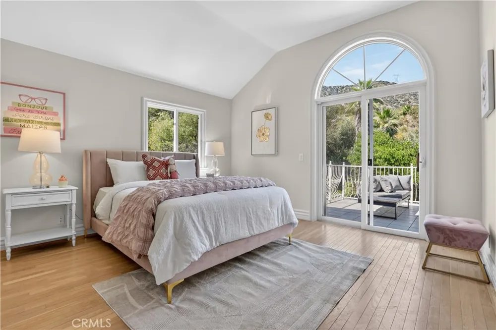 849 Greenridge La Canada Flintridge, CA 91011
