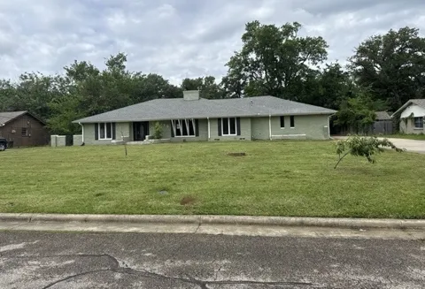 320 Highland Drive