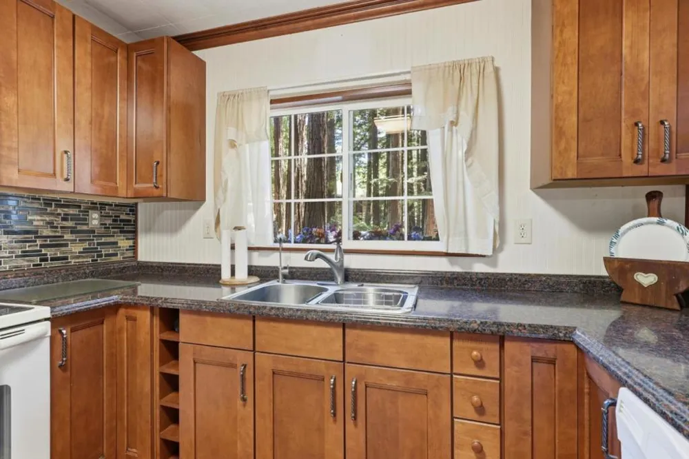 16730 Laurel Road Los Gatos, CA 95033