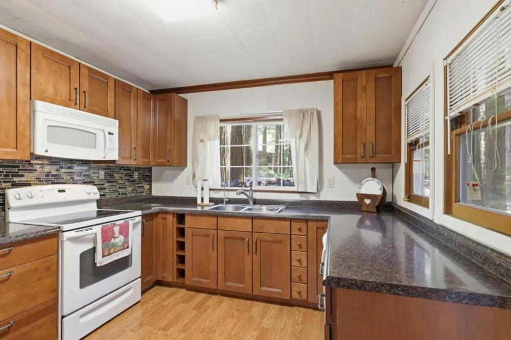 16730 Laurel Road Los Gatos, CA 95033