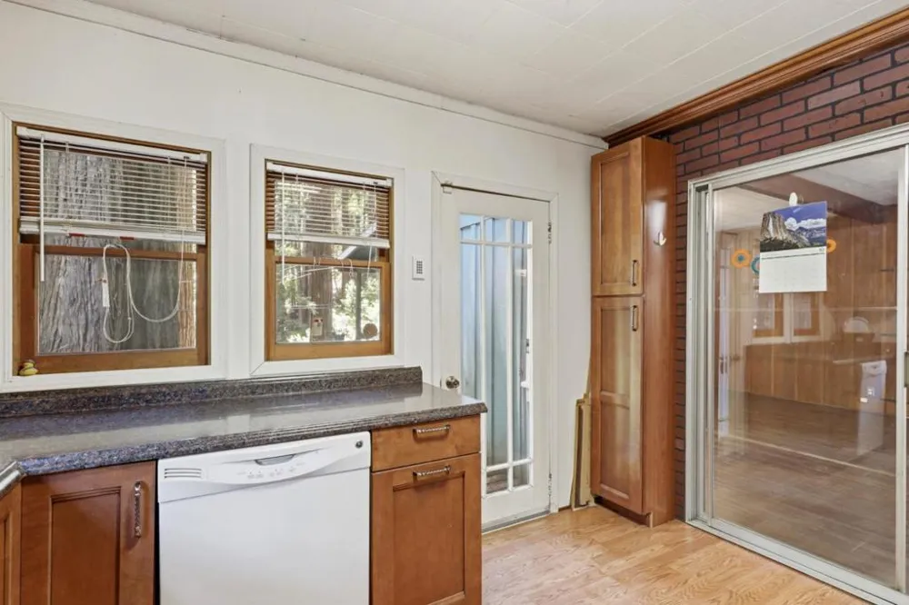 16730 Laurel Road Los Gatos, CA 95033