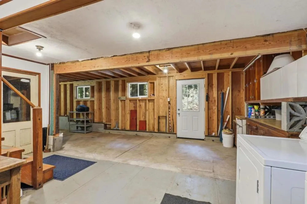 16730 Laurel Road Los Gatos, CA 95033