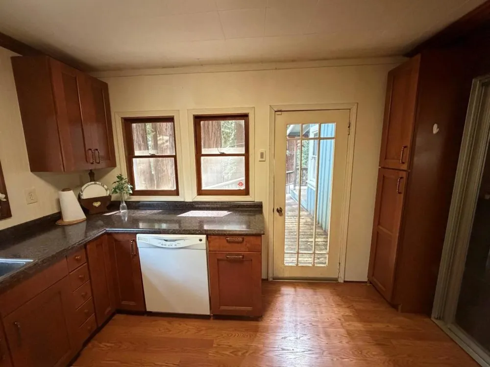 16730 Laurel Road Los Gatos, CA 95033