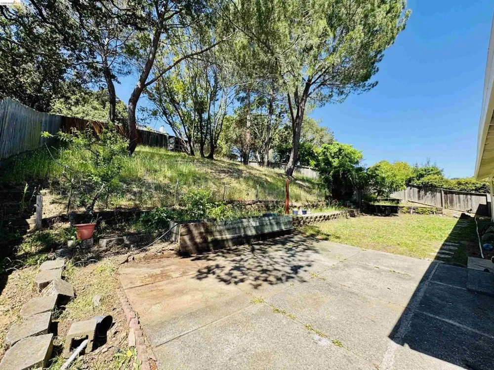 64 Washington St Novato, CA 94947