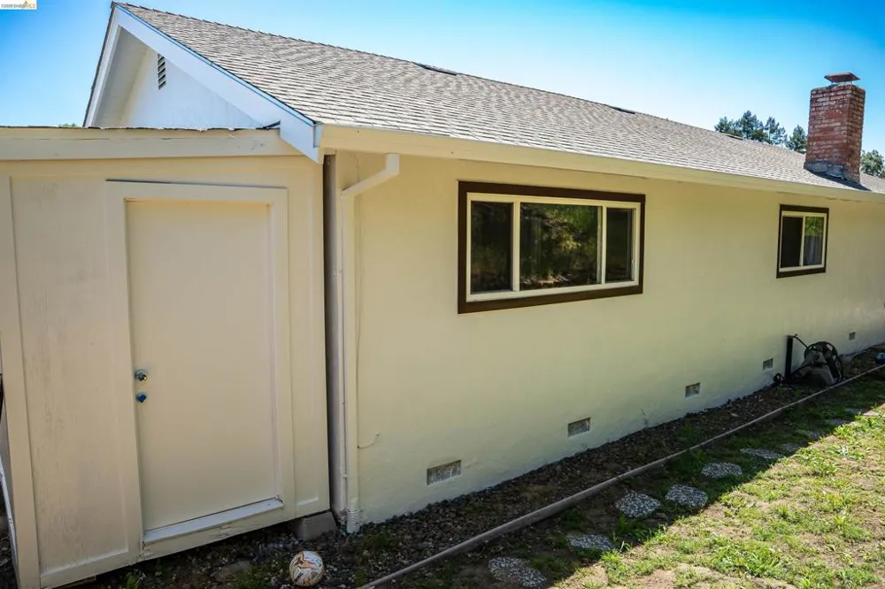 64 Washington St Novato, CA 94947