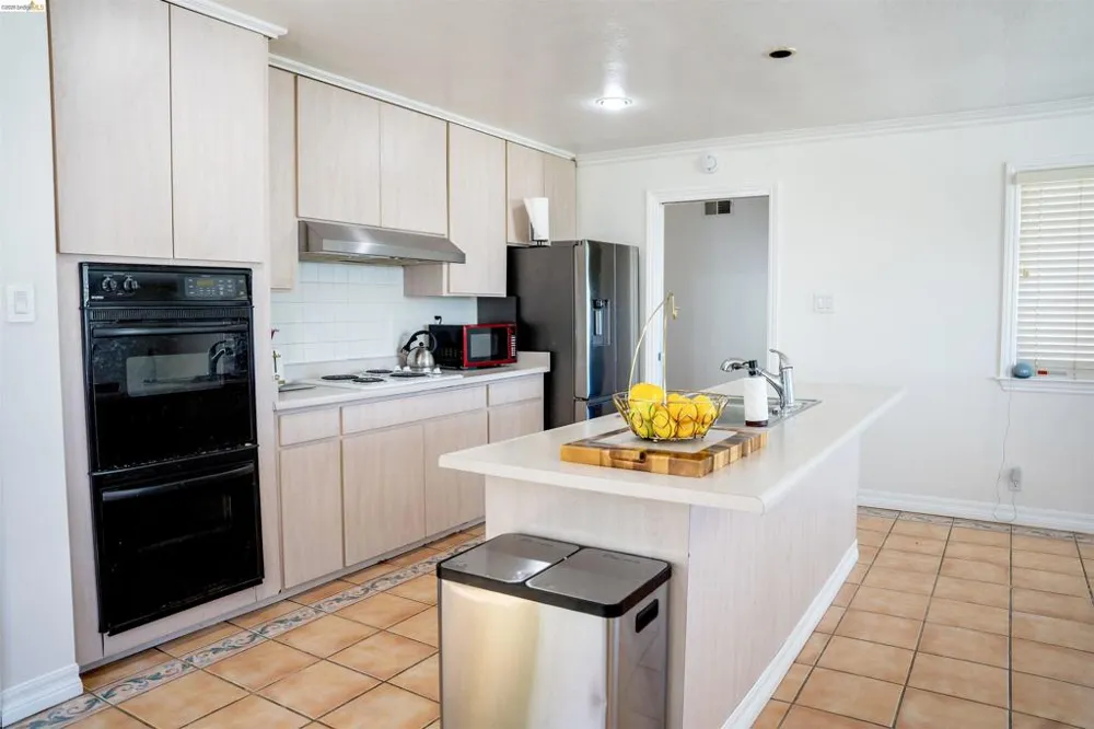 64 Washington St Novato, CA 94947