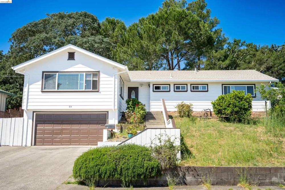 64 Washington St Novato, CA 94947