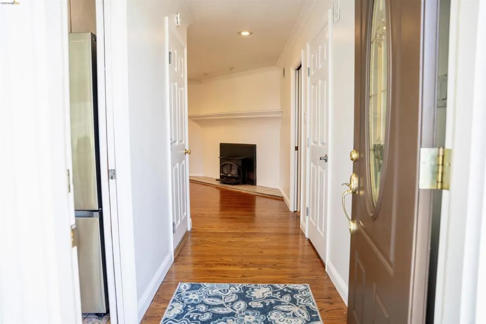 64 Washington St Novato, CA 94947