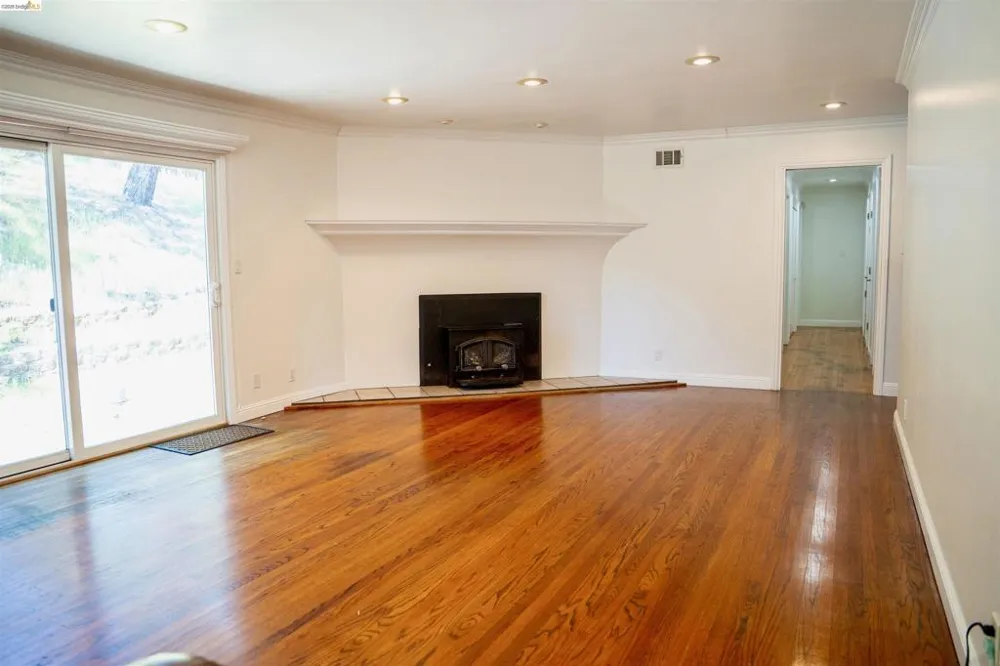 64 Washington St Novato, CA 94947