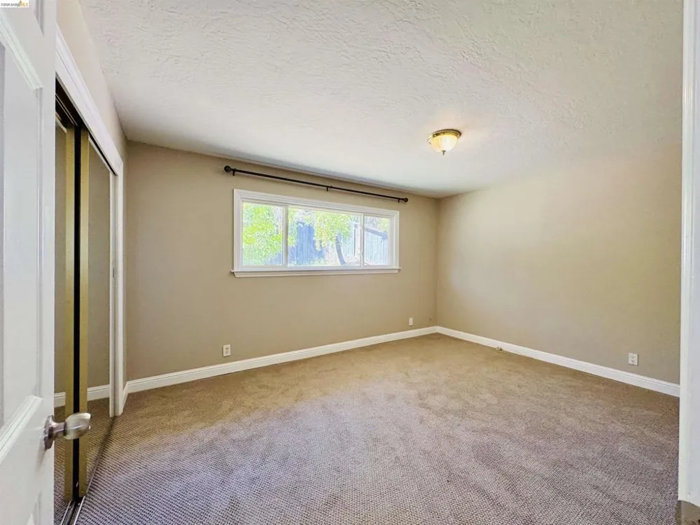 64 Washington St Novato, CA 94947
