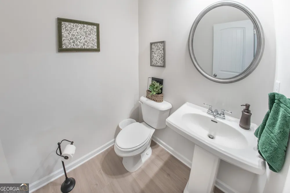 1074 Chastain DR Sugar Hill, GA 30518