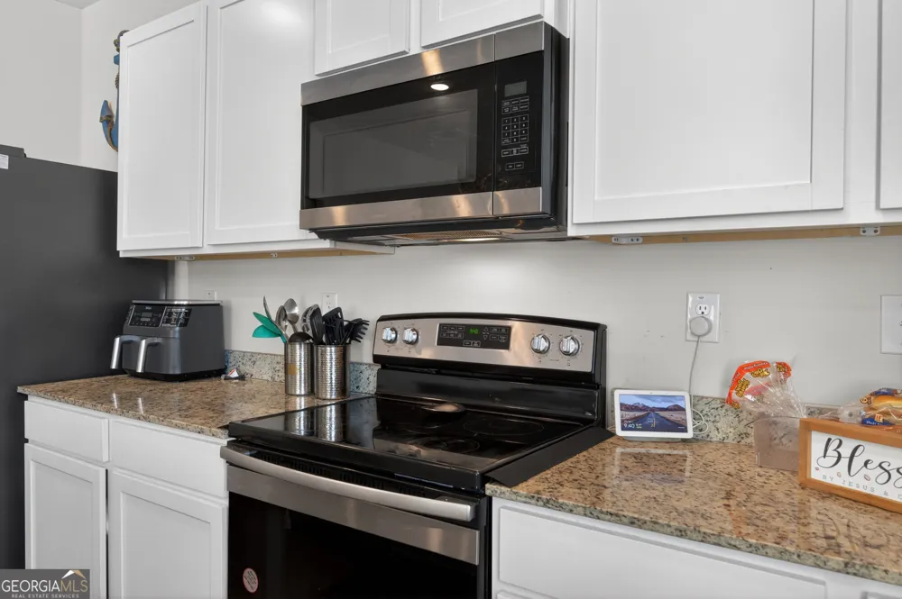 401 Hughes LN Pendergrass, GA 30567