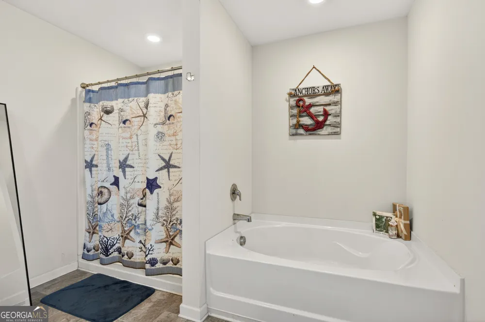 401 Hughes LN Pendergrass, GA 30567