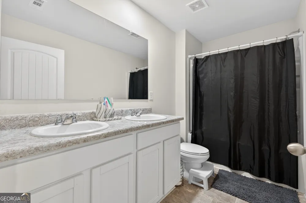 401 Hughes LN Pendergrass, GA 30567